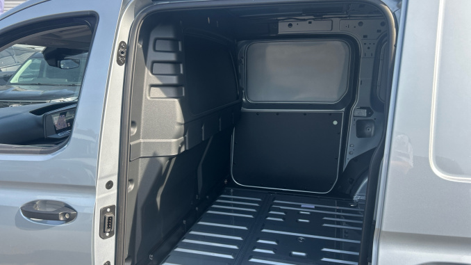 Ford Transit Connect 230 L2 Diesel 2.0 EcoBlue 102ps Trend Van - Image 18